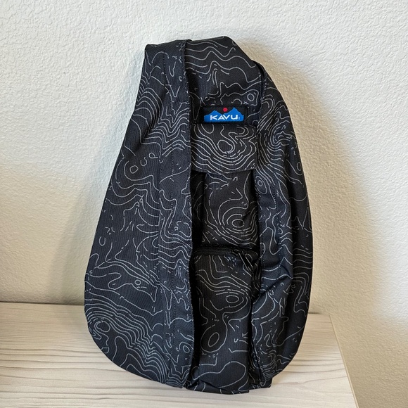 KAVU Mini Rope Sling Bag Crossbody Black Topo NEW WITH TAGS - Picture 1 of 4